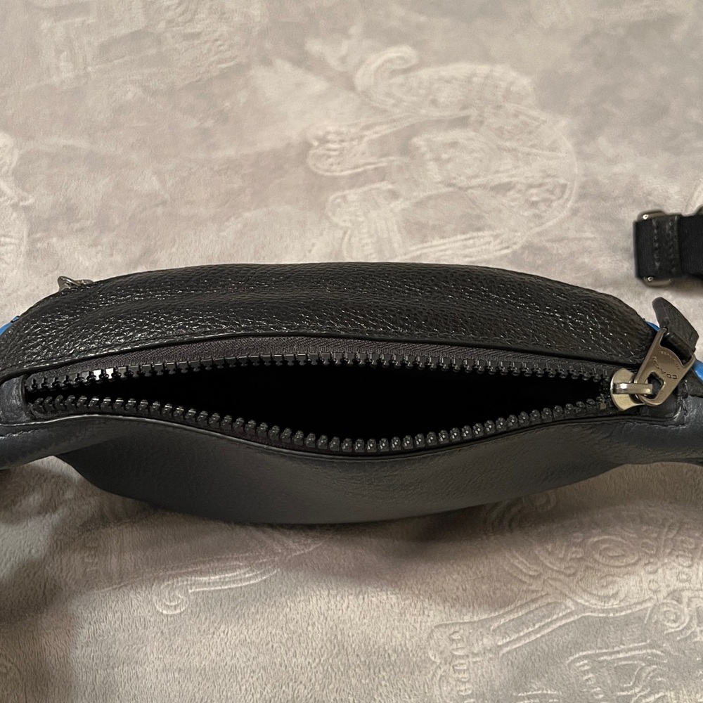 COACH & Peanuts Collaboration Leather Medium cross body or waist pack, like new. - Picture 4 of 8